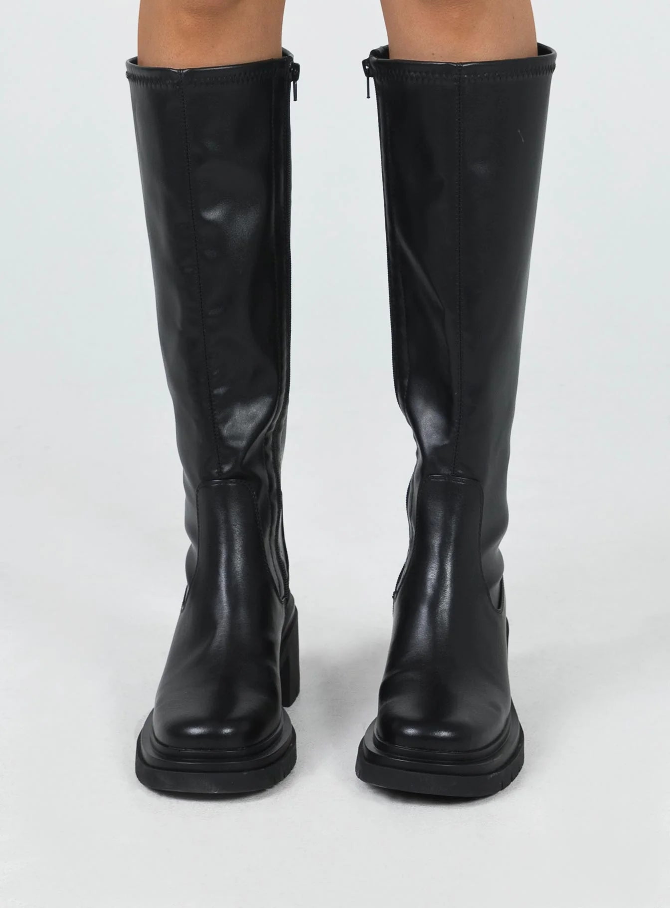 Hardy boots black