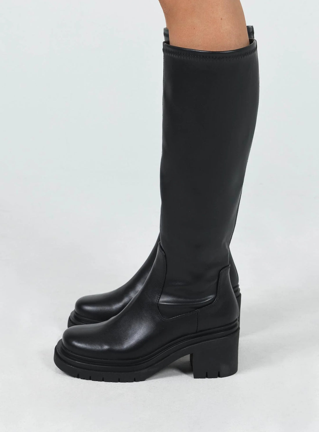 Hardy boots black