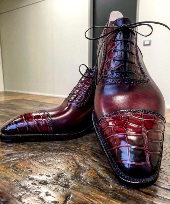 Burgundy Leather Oxford Shoe with Crocodile Leather Cap Toe and Lace-Up Design