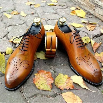 Men's Wholecut Oxford with Decorative Medallion Brogue (lace up)
